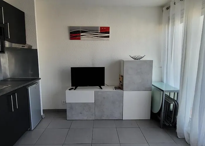 شقة Parking Et Clim 100 M De La